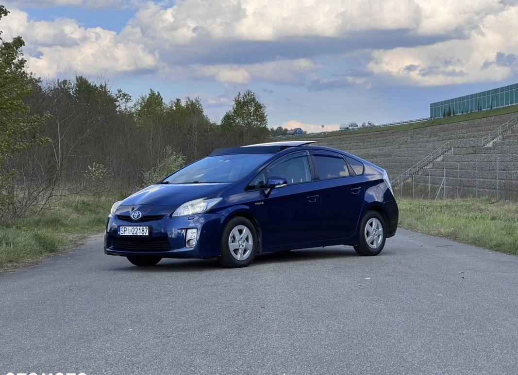 toyota Toyota Prius cena 34000 przebieg: 340000, rok produkcji 2010 z Ślesin